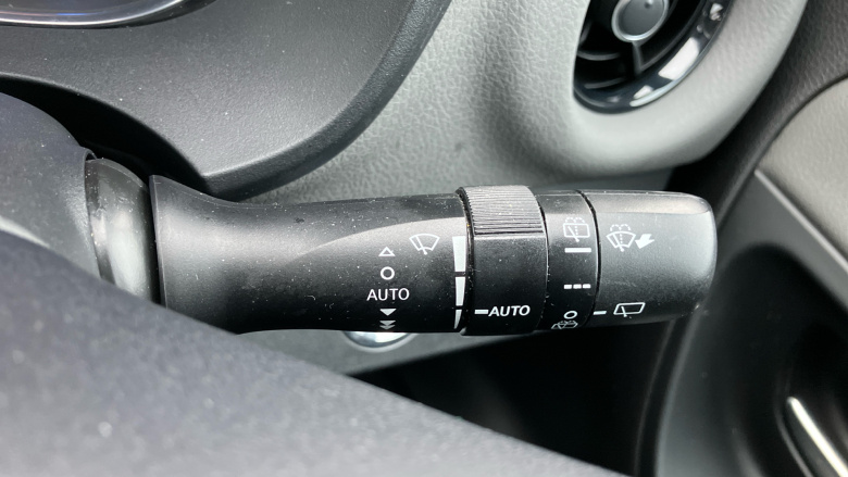 Toyota Yaris 1.5 Hybrid Icon Tech 5dr CVT Hybrid Hatchback